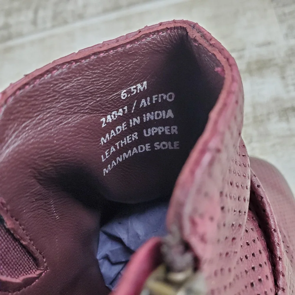 Coldwater Creek Aledo Womens Ankle Booties Sz 6.5 M Wine Leather Side Zipper